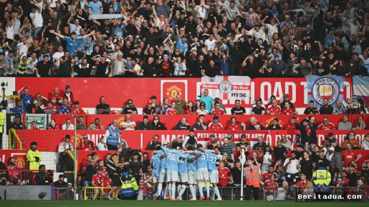 MANCHESTER — Erling Haaland Hancurkan Pertahanan Manchester United di Derby Panas