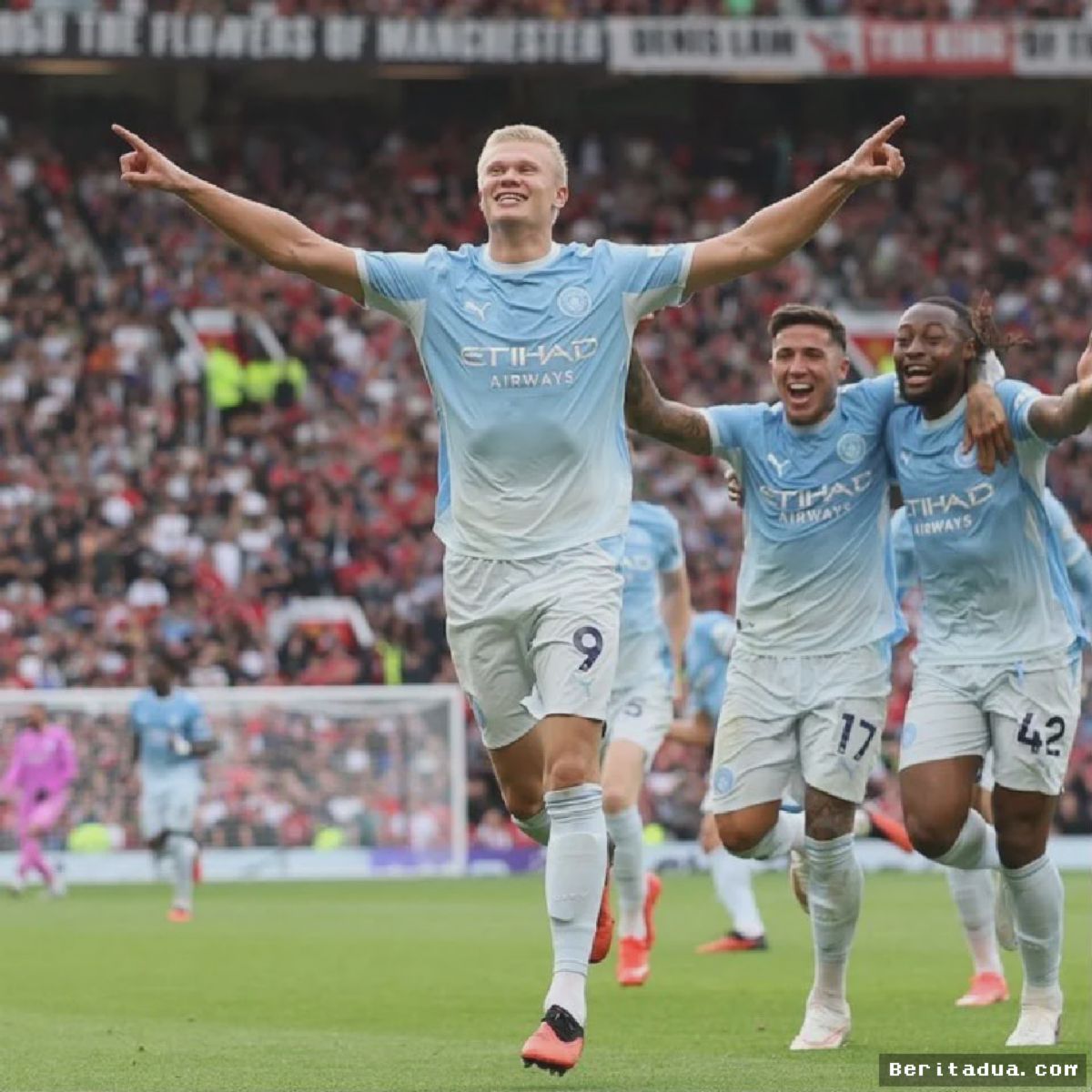 [MANCHESTER] — Haaland Bawa Man City Tumbangkan MU Meski Bermain 10 Orang