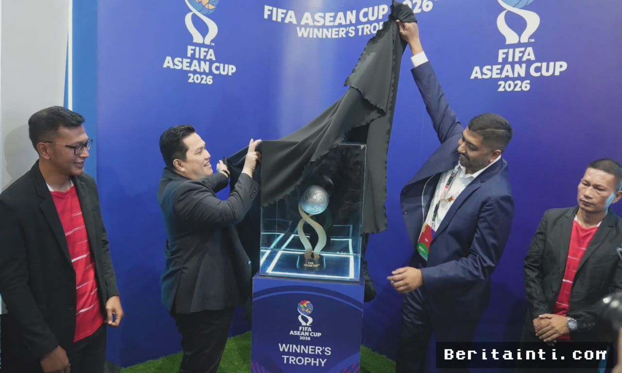Jakarta Meriahkan Parade Trofi FIFA ASEAN Cup 2026 Menuju Bundaran HI