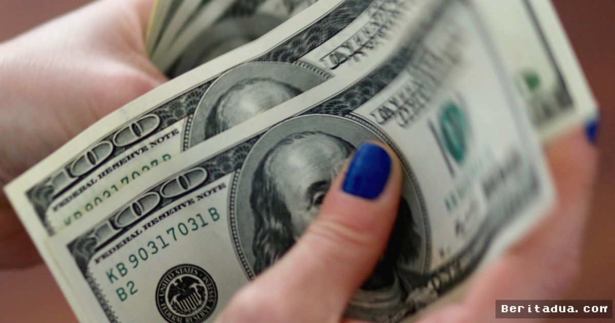 BUENOS AIRES — Lonjakan Dolar Blue Memperluas Jurang Krisis Ekonomi Argentina