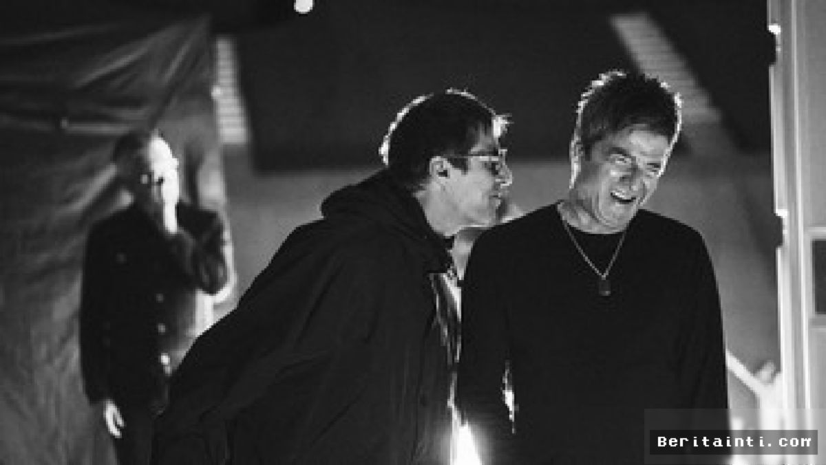 Dokumenter Oasis Ungkap Momen Bersejarah Reuni Liam dan Noel Gallagher