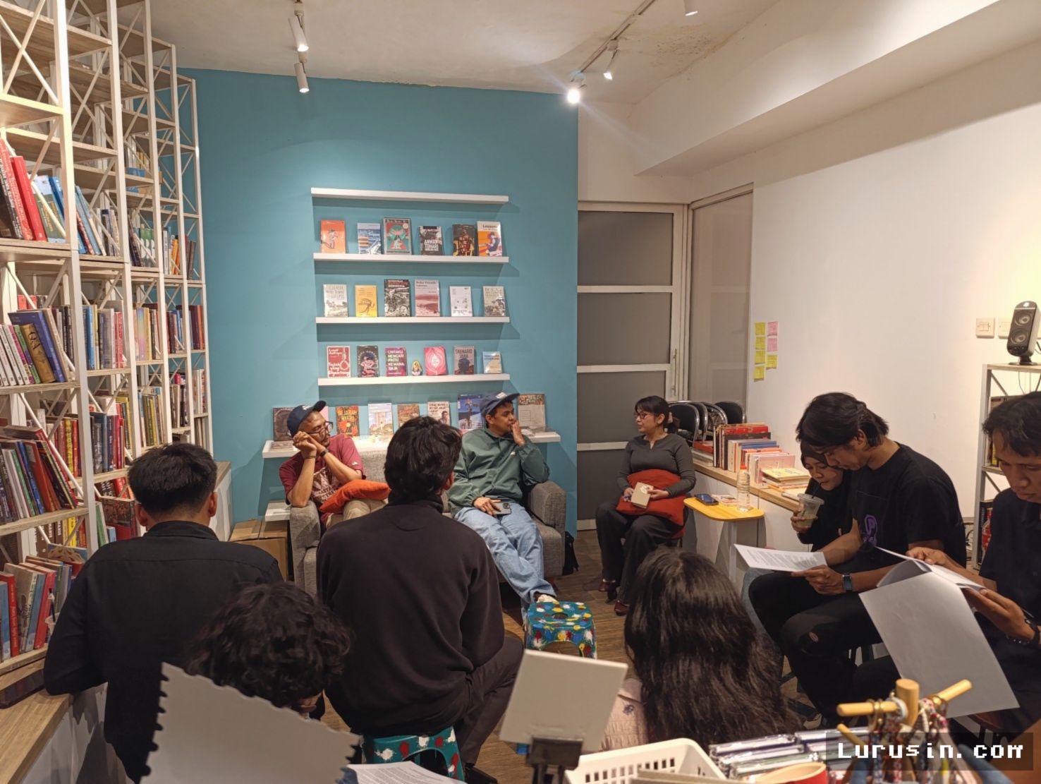 JAKARTA — Blooks Gelar Diskusi Sastra dan Pentas Musik Tema Perjuangan