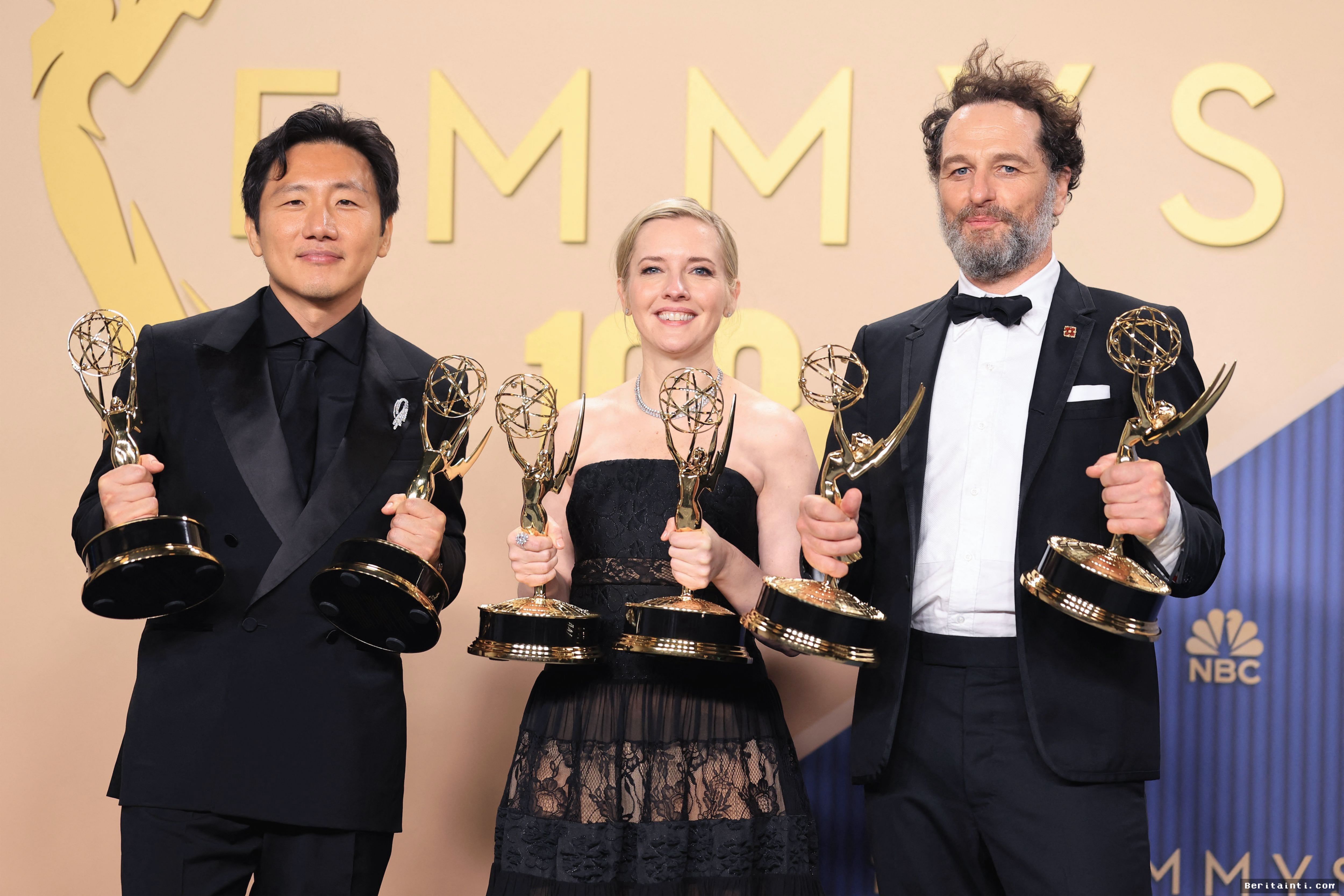 Serial Widow’s Bay Sukses Memborong 14 Piala Emmy Awards