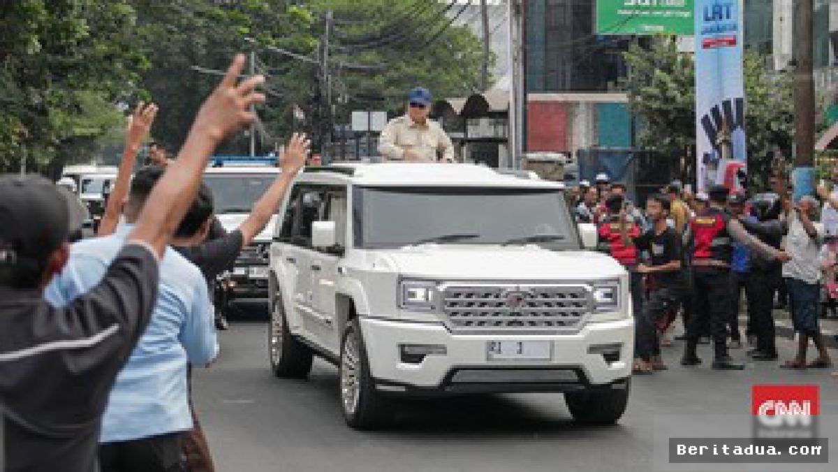 Prabowo Respon Penurunan Survei Kepuasan: Rakyat Masih Menyambut Saya