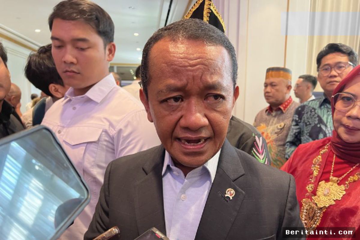 Jakarta — Bahlil Ungkap Penyebab Antrean BBM Bersubsidi Melonjak