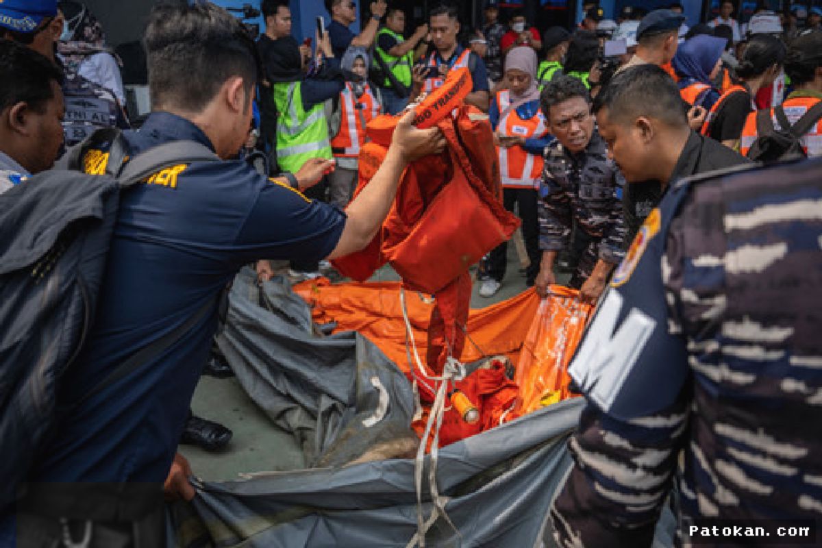 Laut Jawa — KMP Virgo Transport 8 Terbalik, 129 Penumpang Masih Dicari