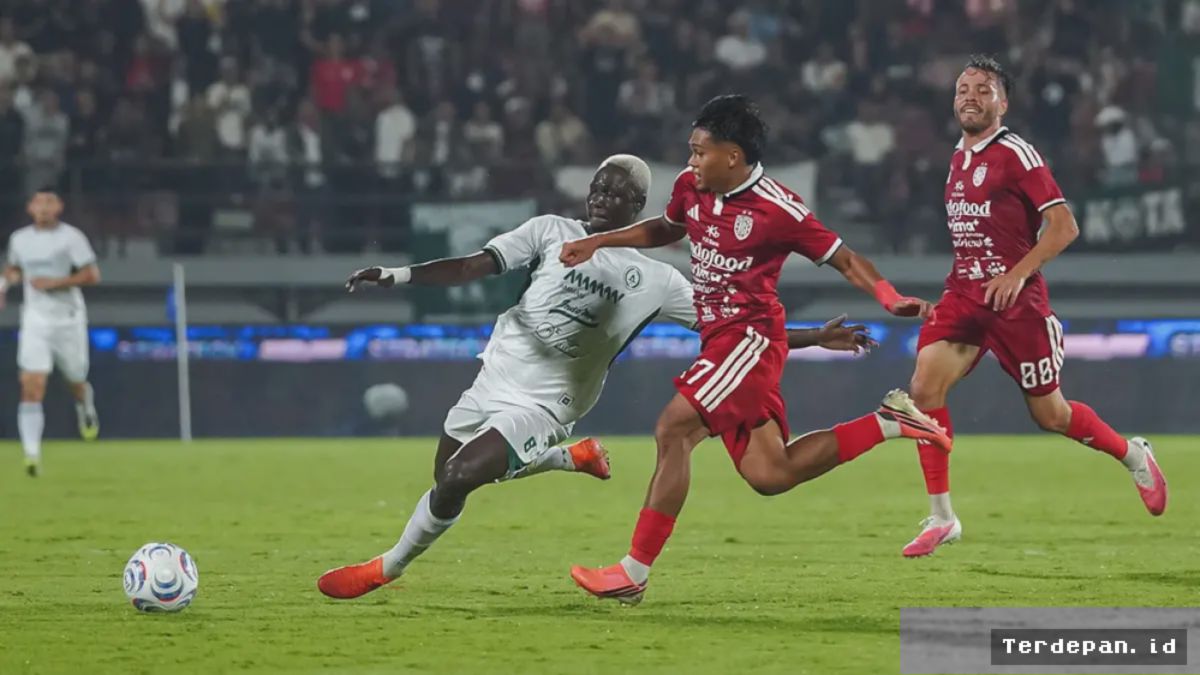 SLEMAN — Moussa Bagayoko Puji Suporter PSS Sleman Terbaik di Indonesia