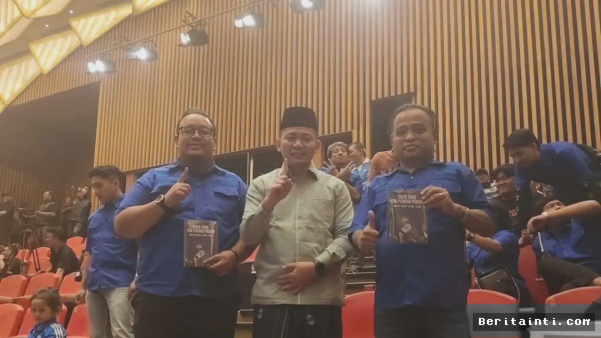 Gus Rizka Saputro Luncurkan Buku Puisi Gratis untuk Suporter PSIS