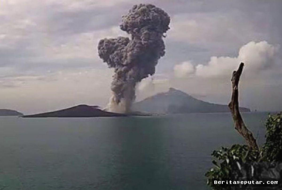 LAMPUNG — BRIN Pantau Ketat Aktivitas Gunung Anak Krakatau