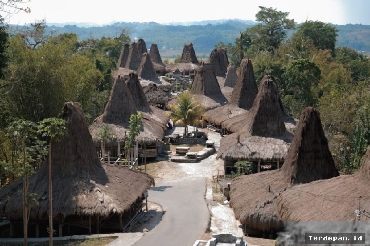 SUMBA BARAT — Desa Prai Ijing Merawat Tradisi Megalitik Sumba