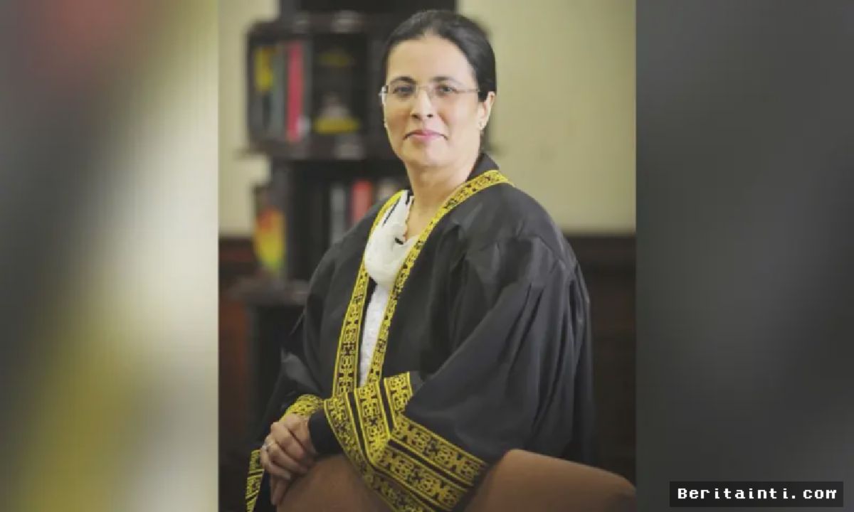 Hakim Ayesha Malik Raih Penghargaan Pemimpin Internasional di Wina