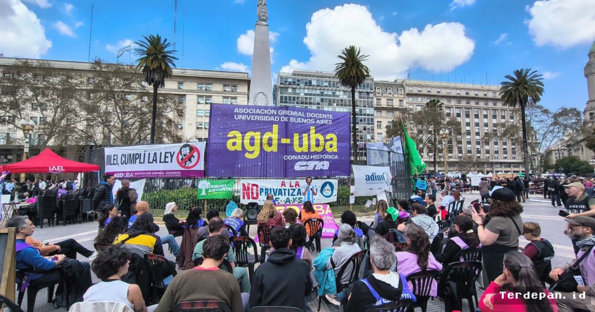 Buenos Aires — Mahasiswa Argentina Gelar Kuliah Terbuka Tuntut Anggaran