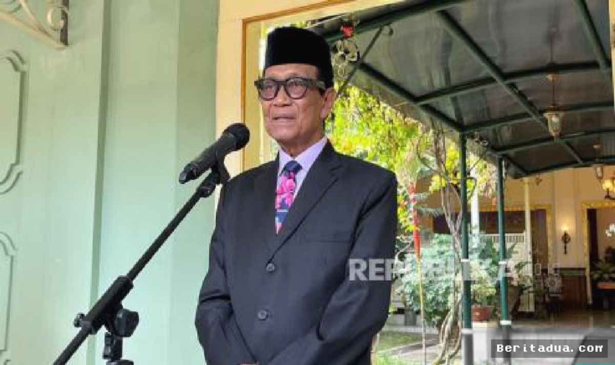 YOGYAKARTA — Sultan HB X Beberkan Teknik Aman Bersihkan Debu Vulkanik