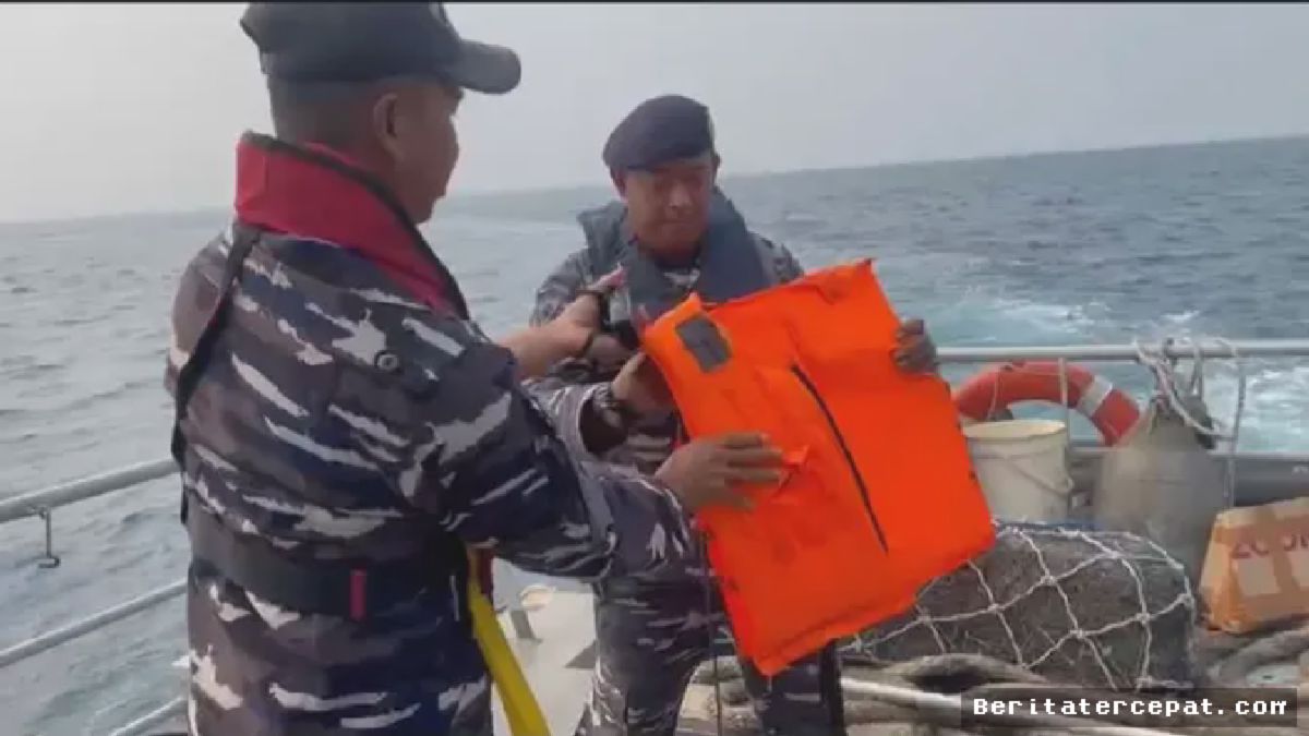 Tim SAR Temukan Pelampung Milik Lima Jurnalis yang Hilang