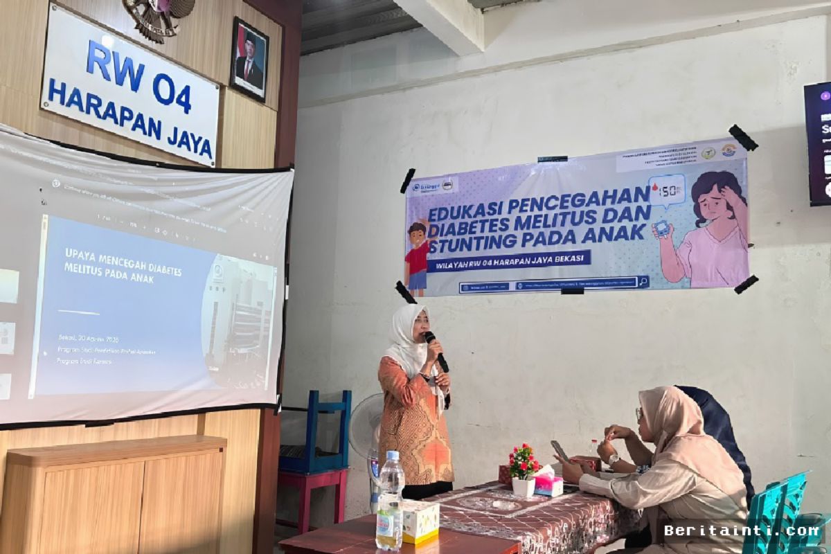 Mahasiswa UEU Edukasi Warga Harapan Jaya Cegah Diabetes dan Stunting