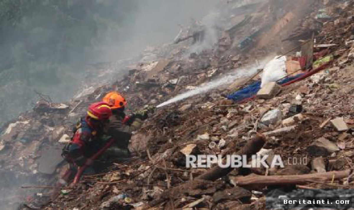 Kebakaran Lahan 2,2 Hektare Hanguskan Kawasan Ciumbuleuit Bandung