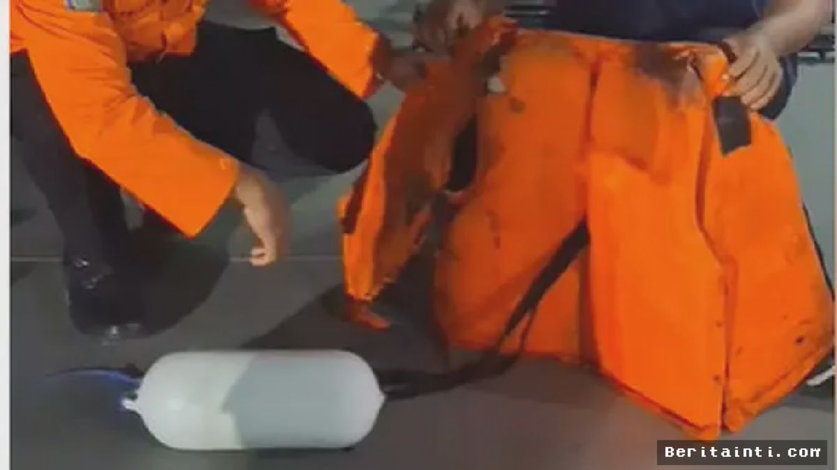 TNI AL Temukan Pelampung Misterius Saat Patroli di Perairan Selat Sunda