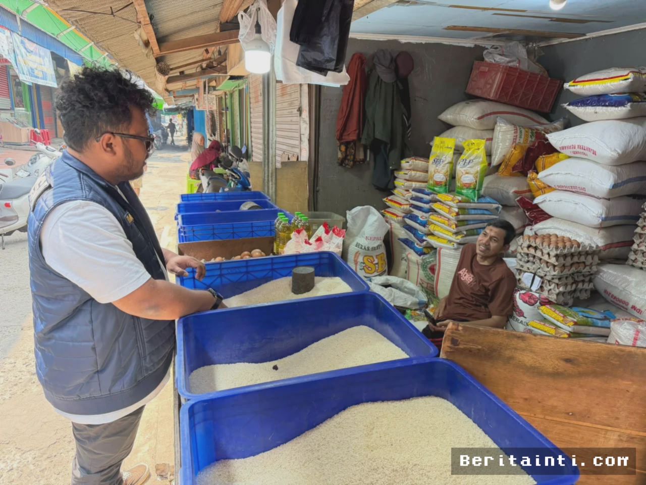 Jakarta — Satgas Pangan Sidak Stok dan Harga Beras Muara Angke