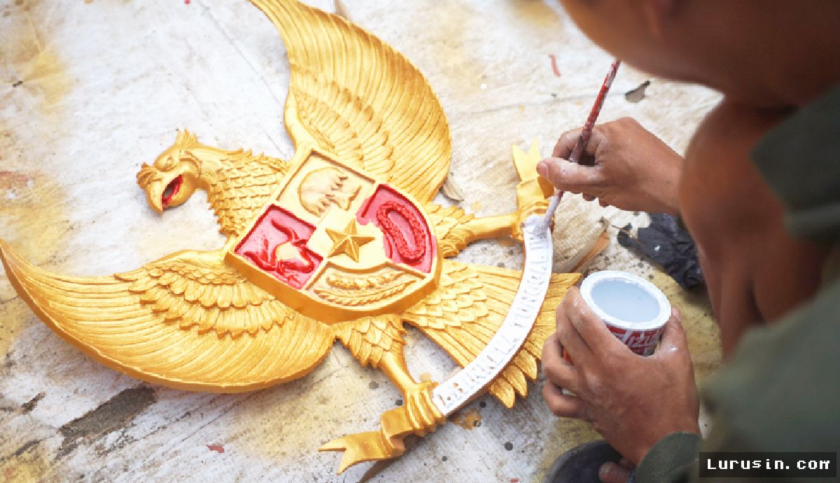Perajin Garuda Pancasila Naikkan Harga Demi Bertahan di Pasar Nasional