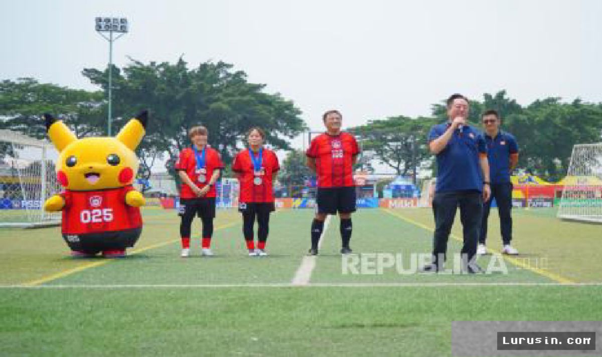 JAKARTA — Legenda Sepak Bola Jepang Latih Bibit Pesepak Bola Putri