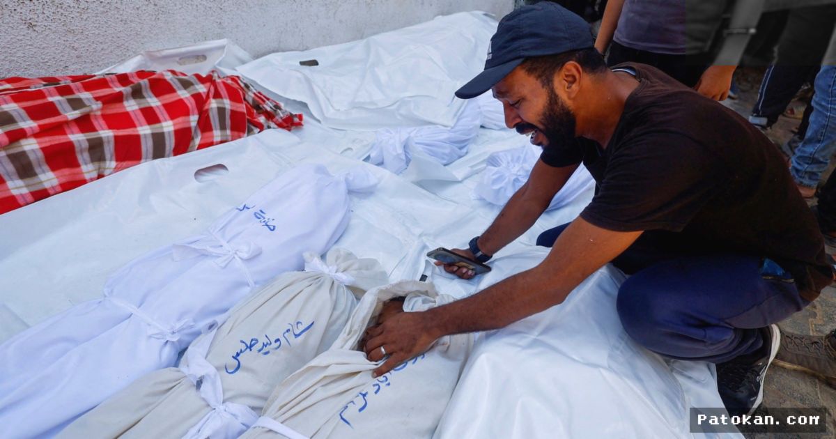 GAZA — Gedung Rusak Akibat Perang Roboh Menewaskan 20 Warga