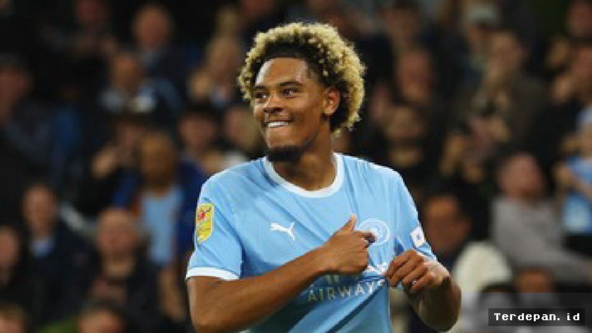 Manchester City — Floyd Samba Cetak Dua Gol pada Laga Debut