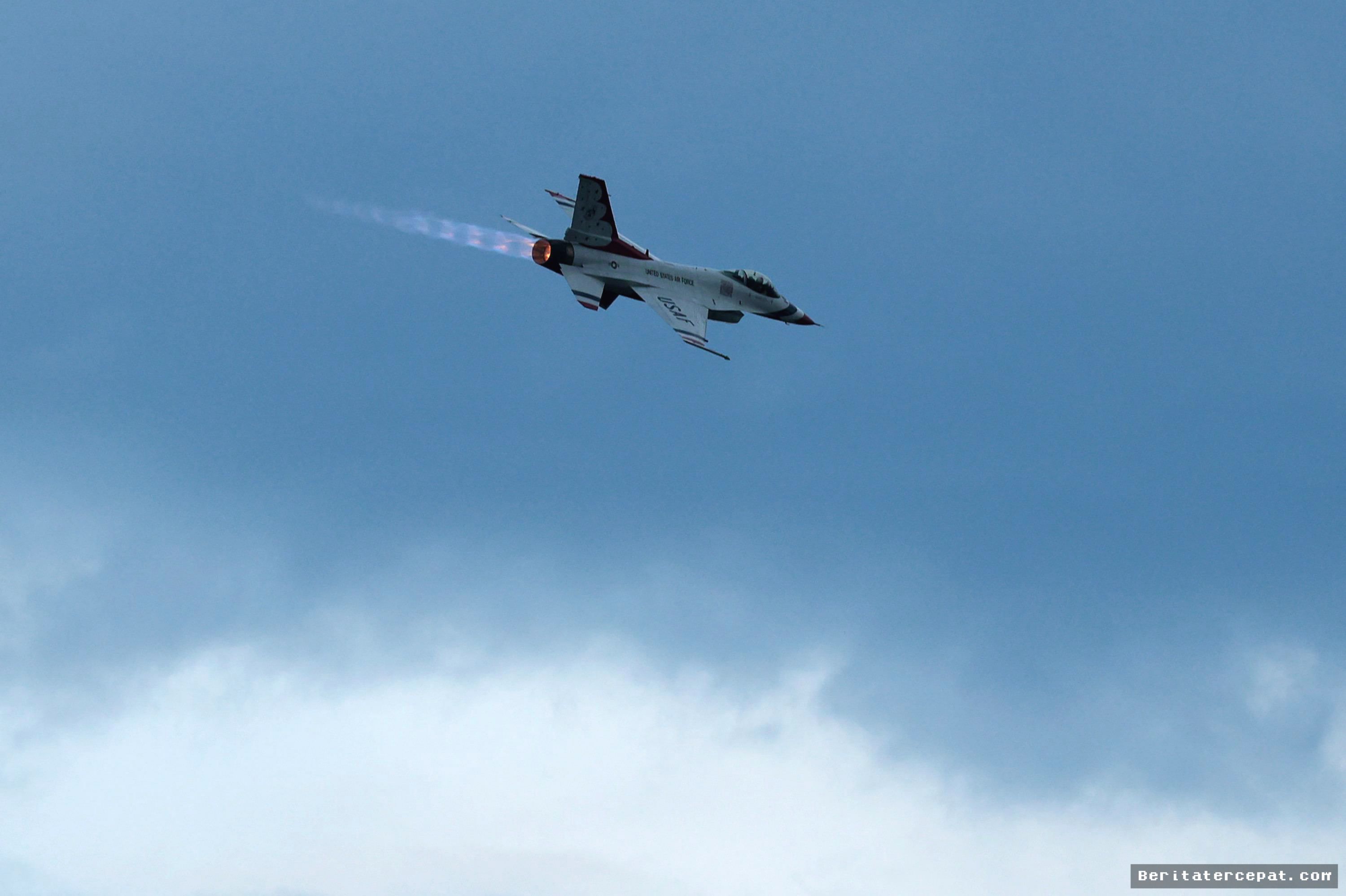 Jet Tempur F-16 AS Jatuh di Michigan, Pilot Selamat Usai Ejeksi