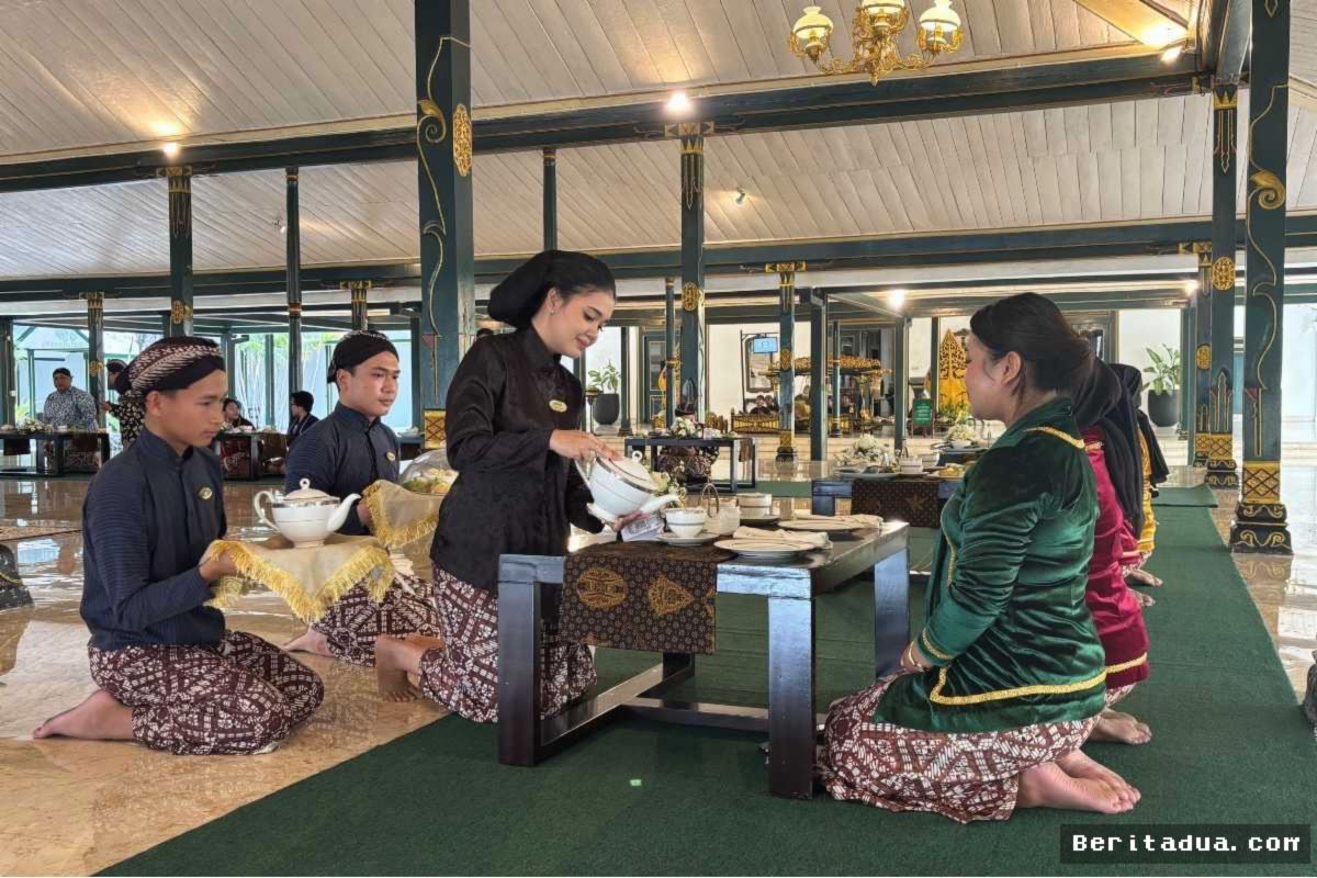 YOGYAKARTA — Royal Ambarrukmo Hadirkan Kembali Tradisi Minum Teh Keraton