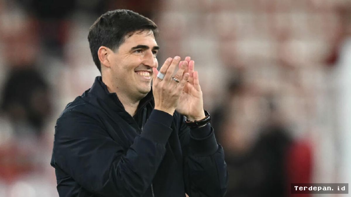 LIVERPOOL — Iraola Merasa Beruntung Usai Raih Kemenangan Liga Champions