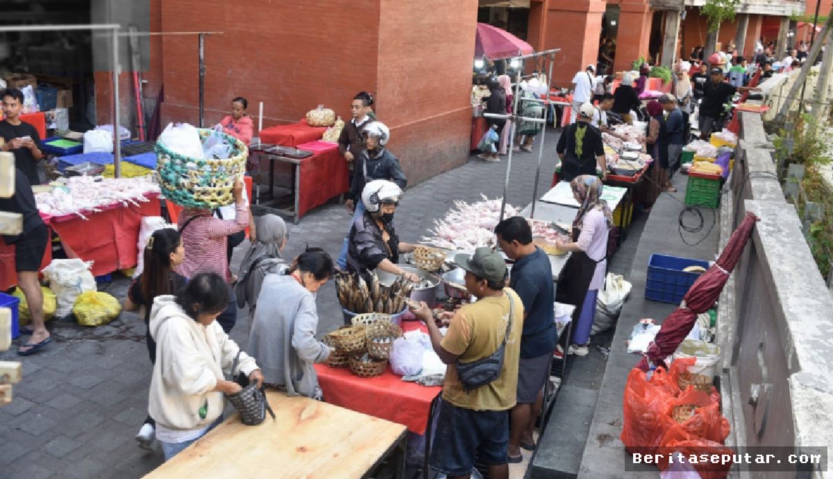 Denpasar: Ratusan Pedagang Pasar Kumbasari Resmi Kembali Usai Setahun Mengungsi