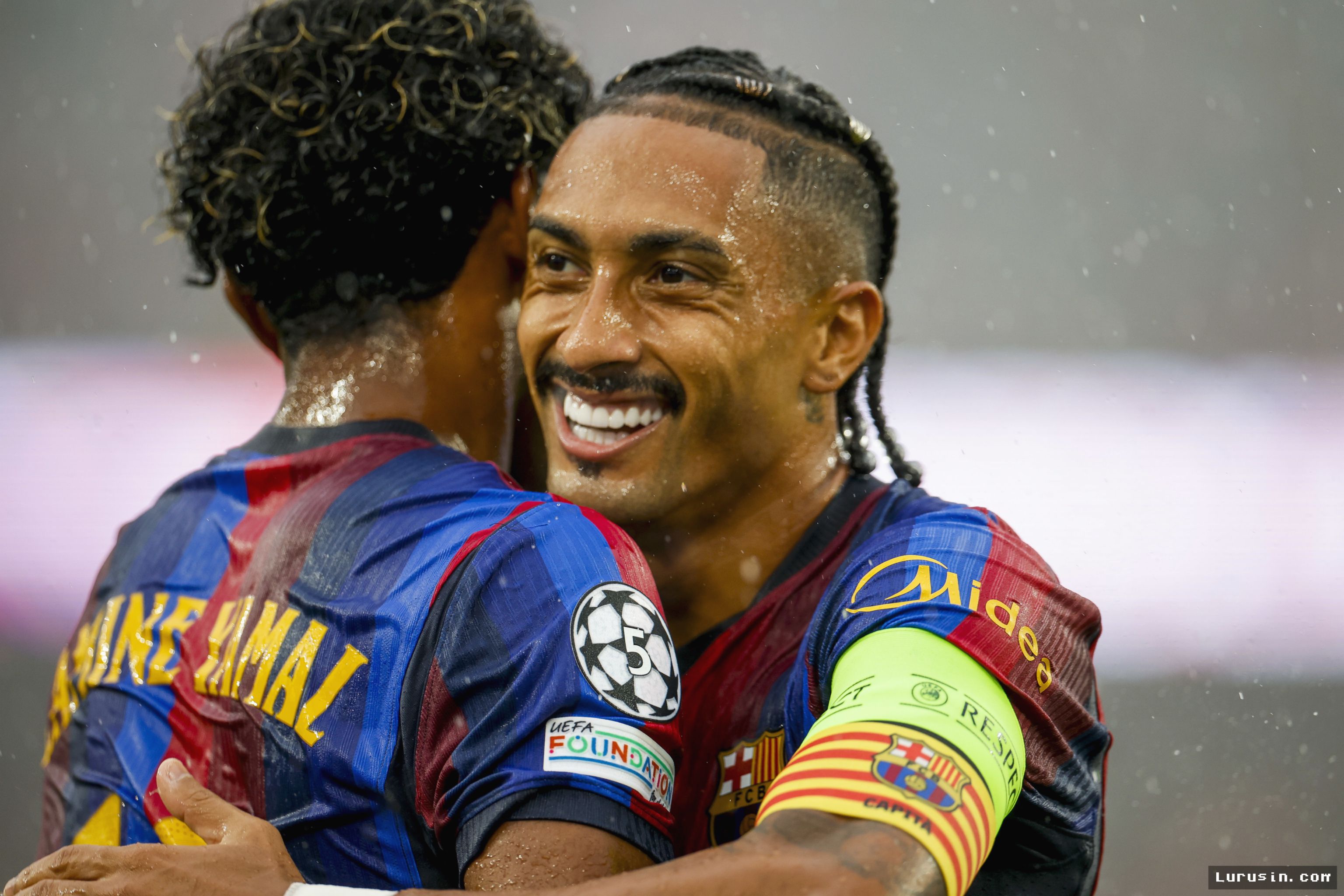 BARCELONA — Blaugrana Pesta Lima Gol Libas Feyenoord di Liga Champions