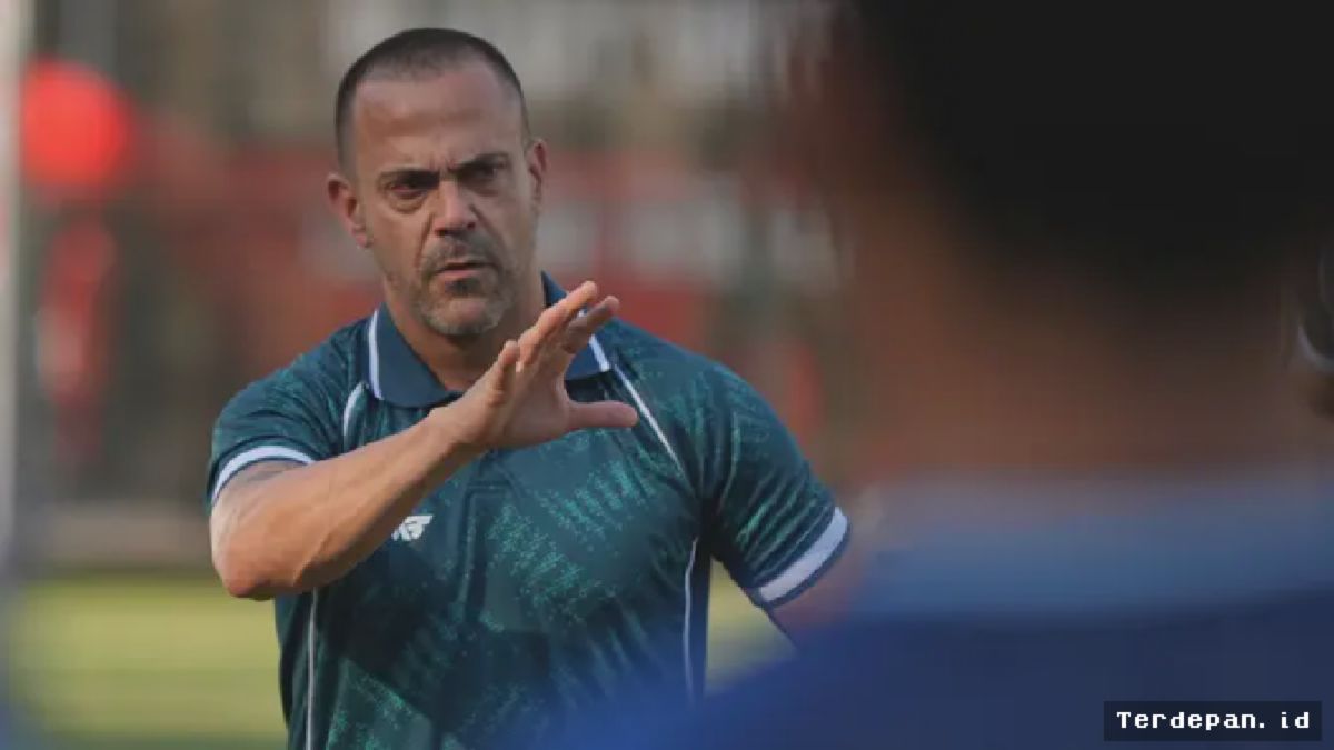 Fabio Lefundes Resmi Latih Java United FC Dua Musim