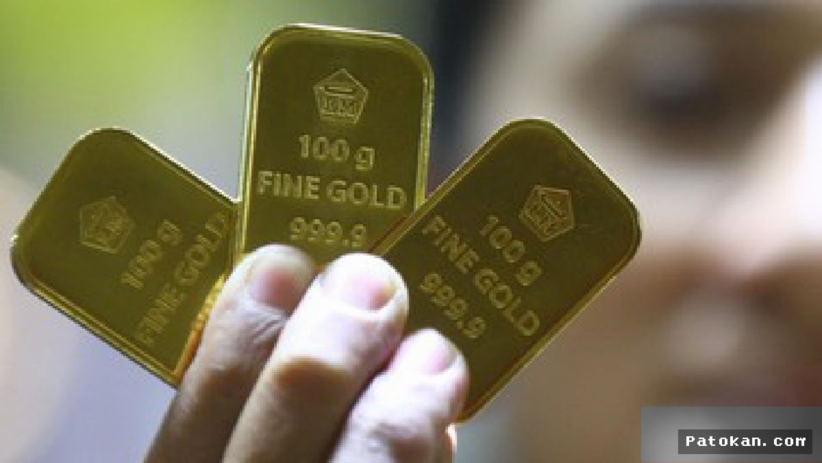 JAKARTA — Harga Emas Antam Anjlok Rp25 Ribu per Gram
