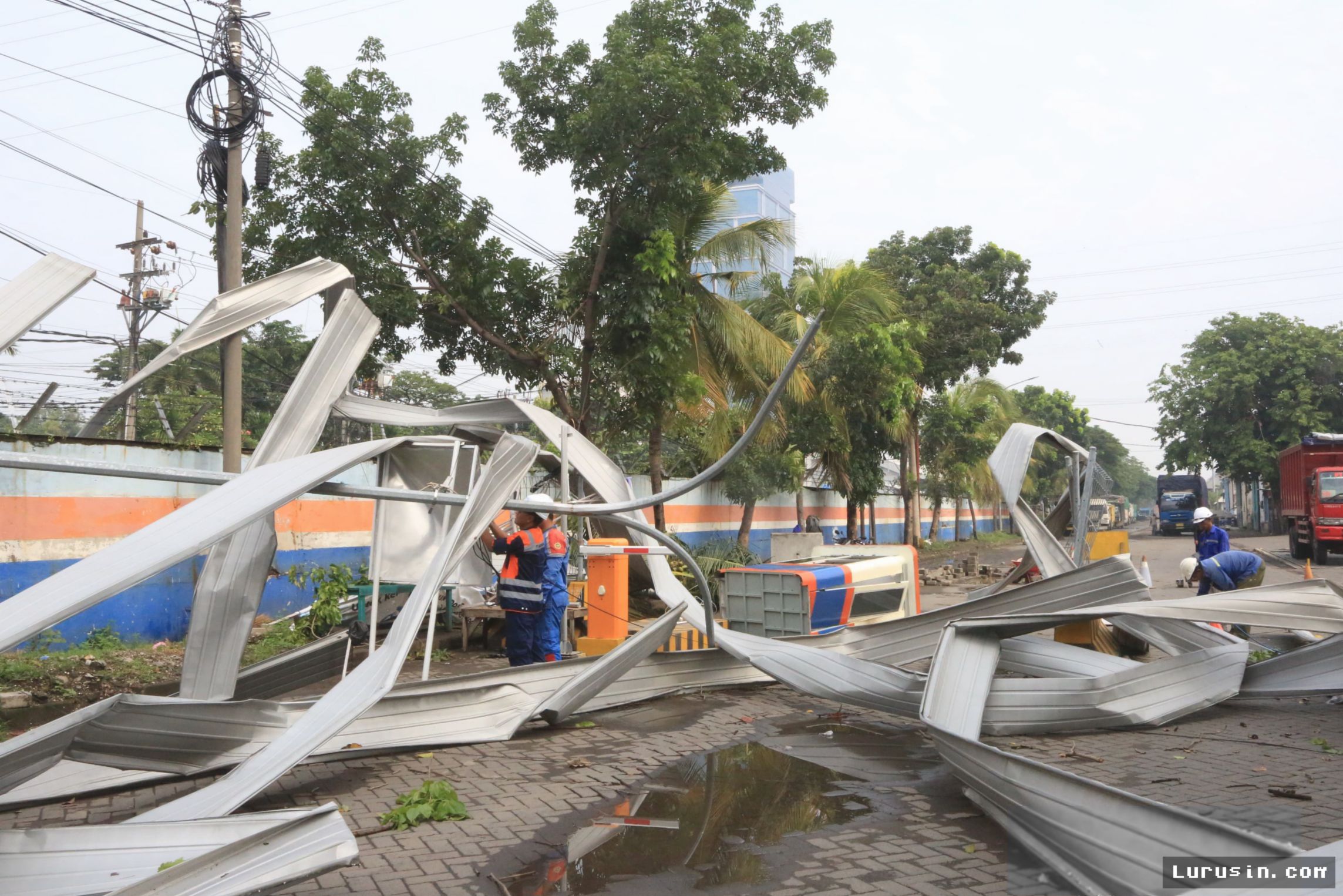 BMKG Peringatkan Angin Kencang 48 Km/Jam Kepung Wilayah Jawa Timur