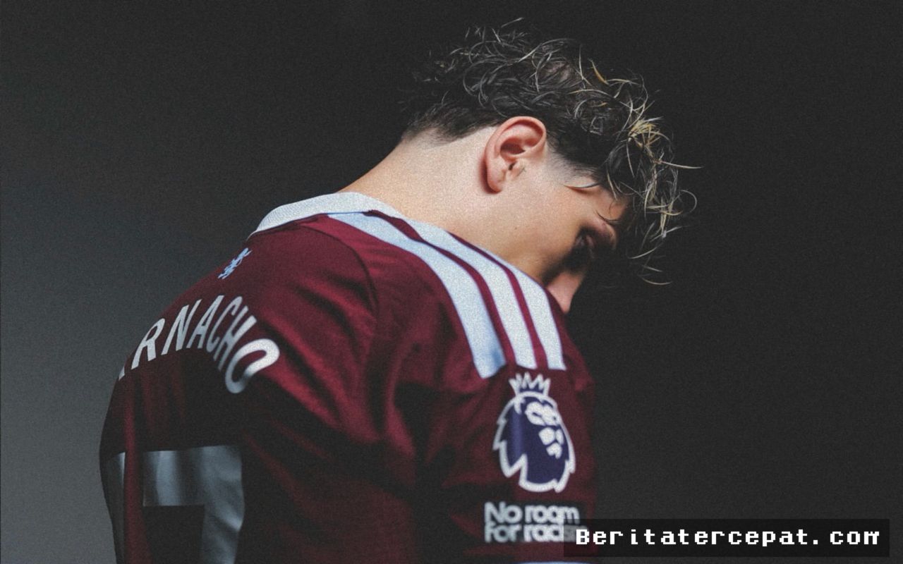 Troy Deeney Beri Peringatan Keras Terkait Sikap Alejandro Garnacho