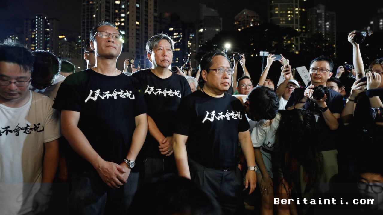 HONG KONG — Tiga Aktivis Peringatan Tiananmen Divonis Hingga Tujuh Tahun Penjara