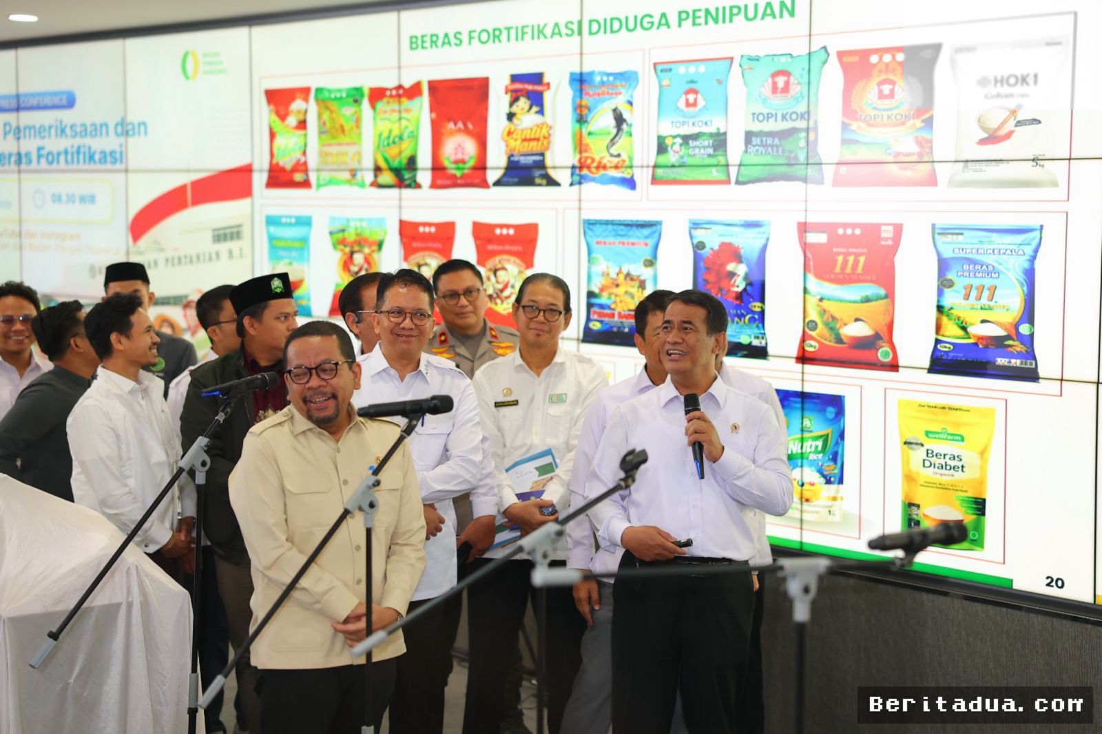 JAKARTA — Pemerintah Tarik 25 Merek Beras Bermasalah dari Pasaran