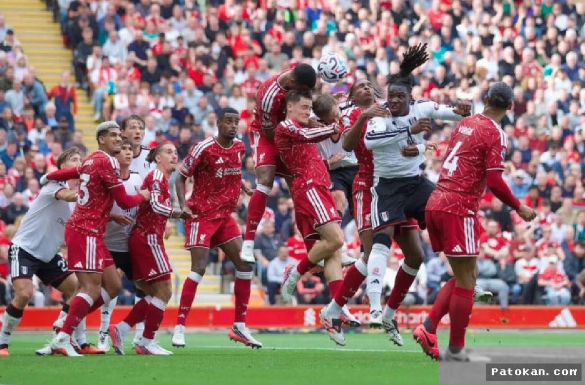 INGGRIS — Manchester United dan Liverpool Berburu Bangkit di Piala Liga