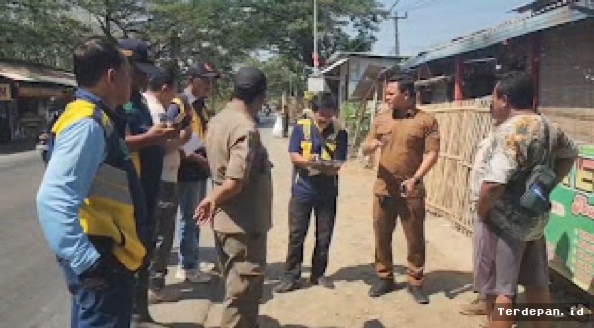 Pemkab Cirebon Tertibkan Bangunan Liar di Jalur Kanci-Sindanglaut