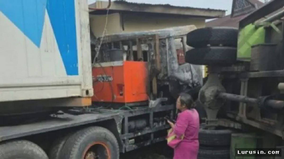 DELI SERDANG — Truk Kontainer Hantam Innova dan Fuso di Jalur Lintas