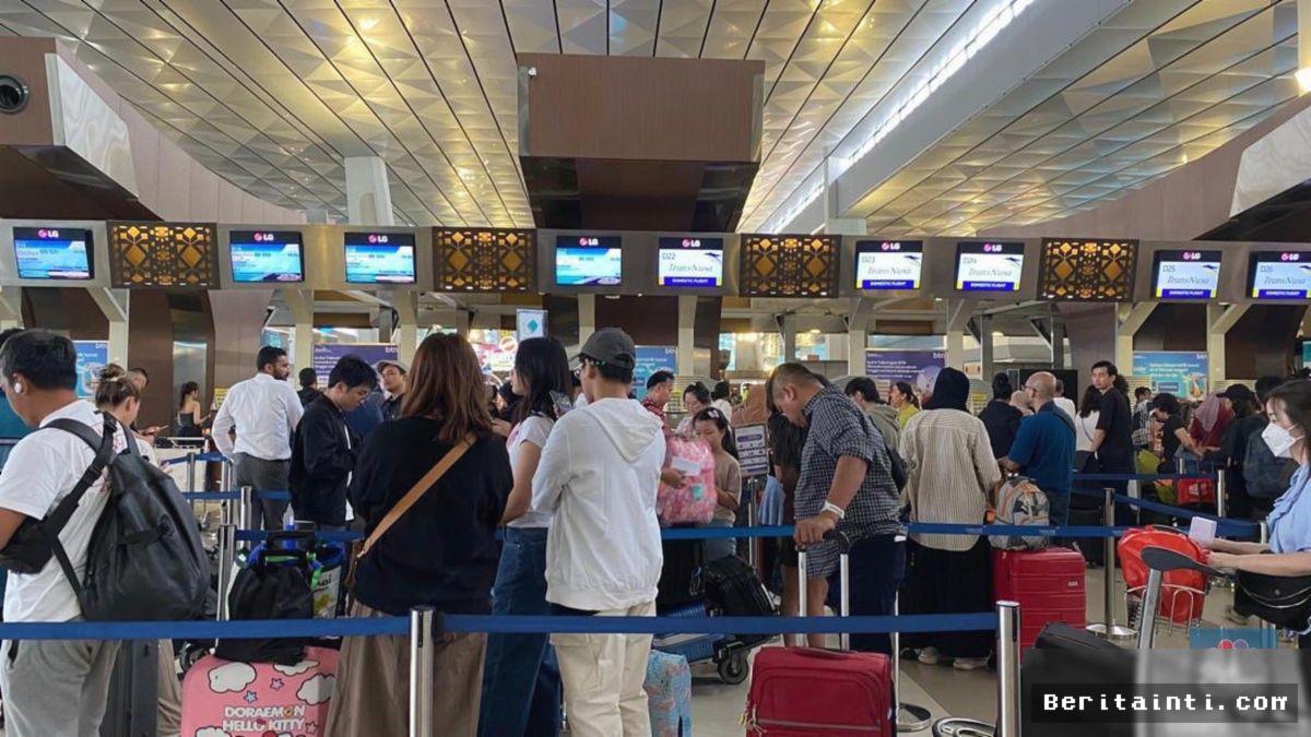 Erupsi Anak Krakatau Paksa Tiga Bandara Tutup, 459 Penerbangan Terdampak