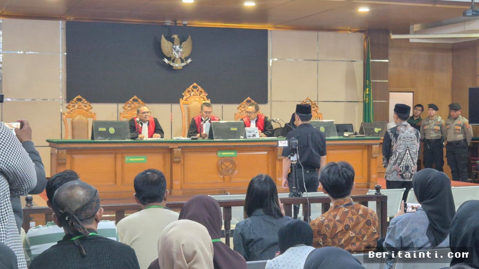 PN Bandung Perintahkan KPK Kembalikan Barang Disita Milik Istri Ono Surono