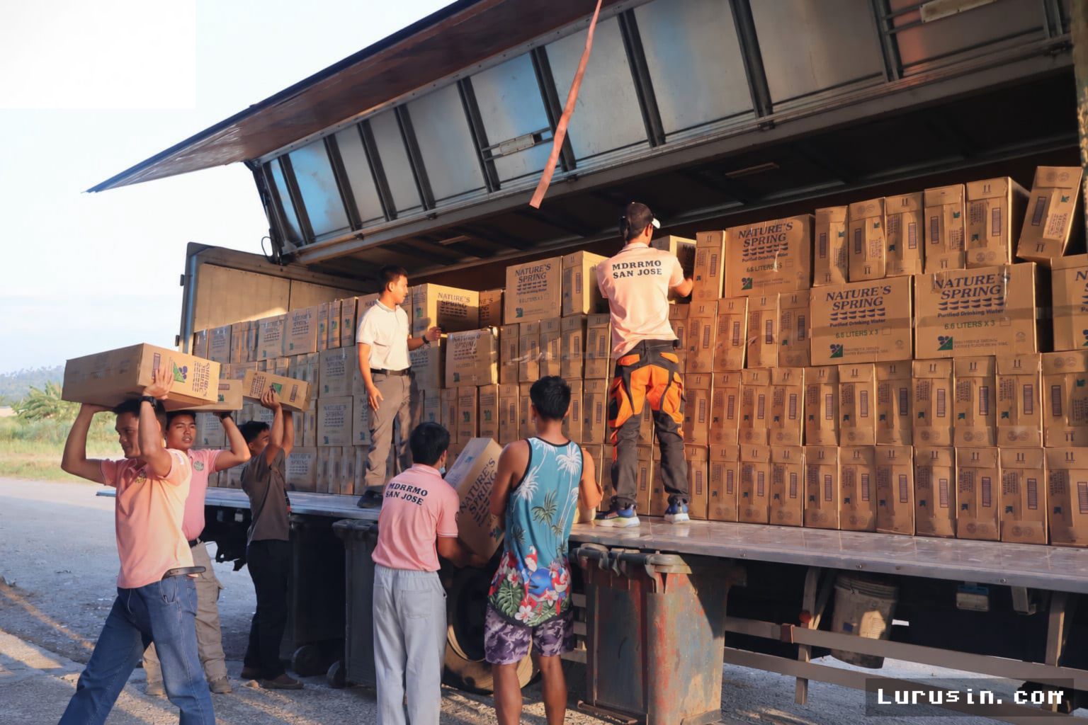 Filipina — Bantuan Air Bersih Tiba di Kepulauan Dinagat yang Dilanda Krisis