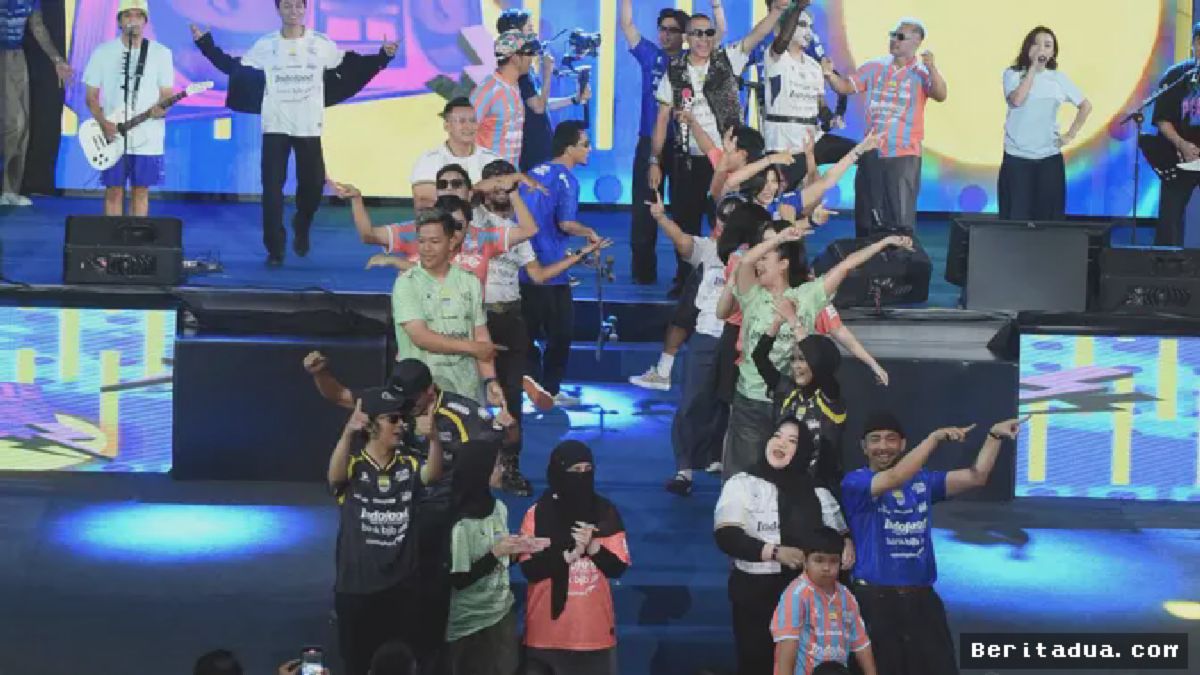 BANDUNG — Persib Luncurkan Jersey Musim Baru Berkonsep Busana Harian