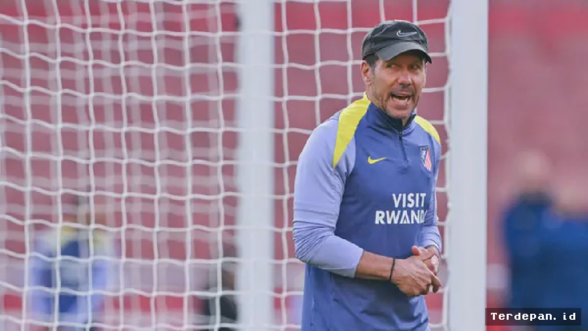 Madrid — Simeone Pimpin Latihan Atletico Jelang Bentrok Arsenal
