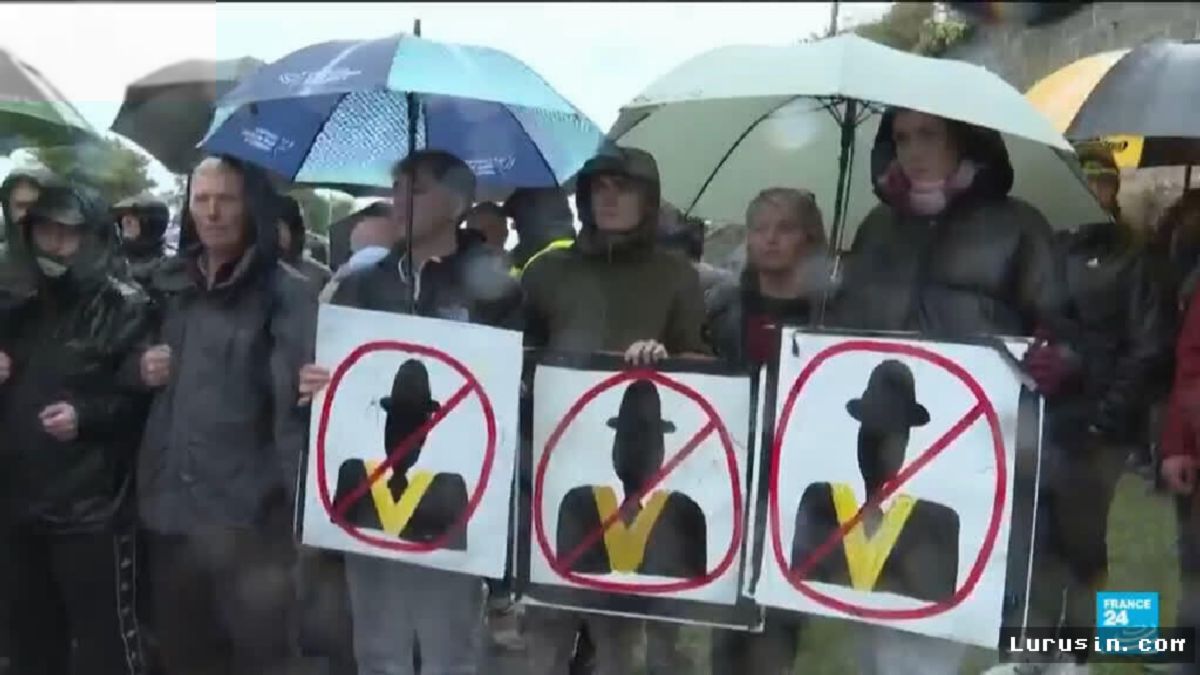 Krisis Parade Protestan Irlandia Utara Mandek di Tengah Perundingan