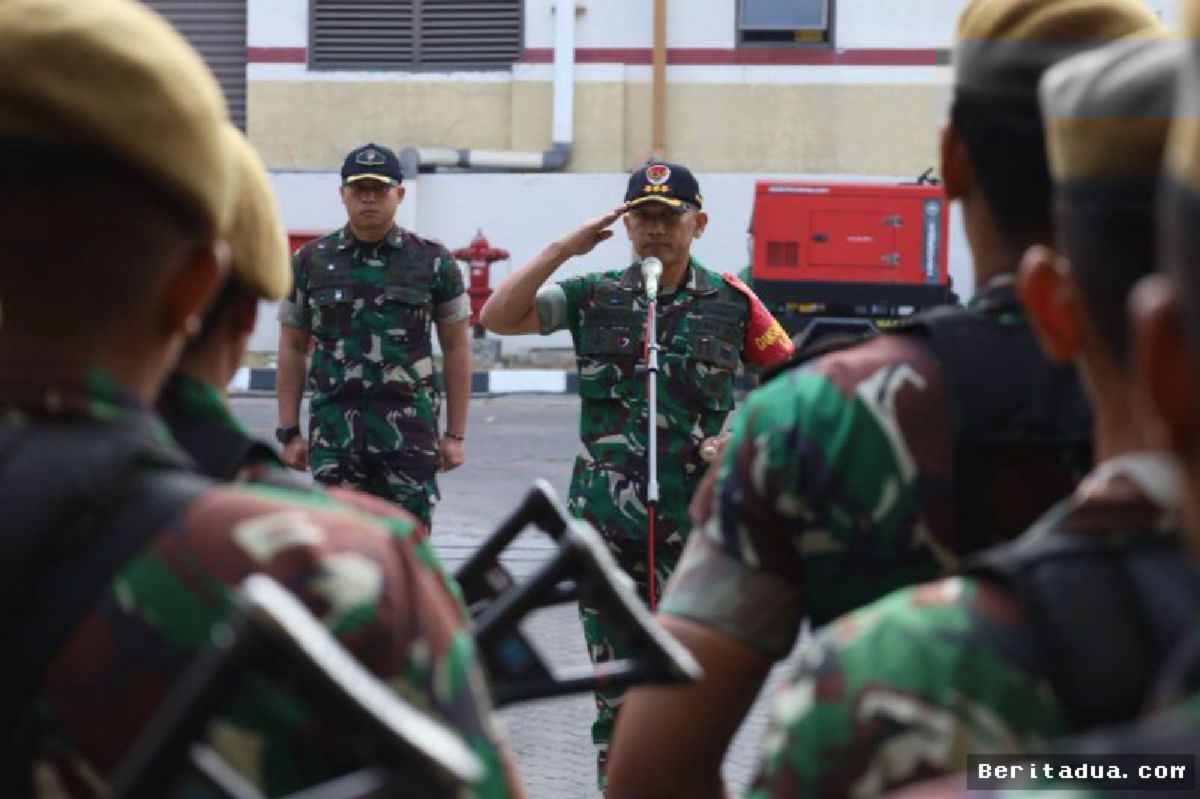 JAKARTA — Ratusan Personel TNI-Polri Amankan Peresmian LRT oleh Presiden