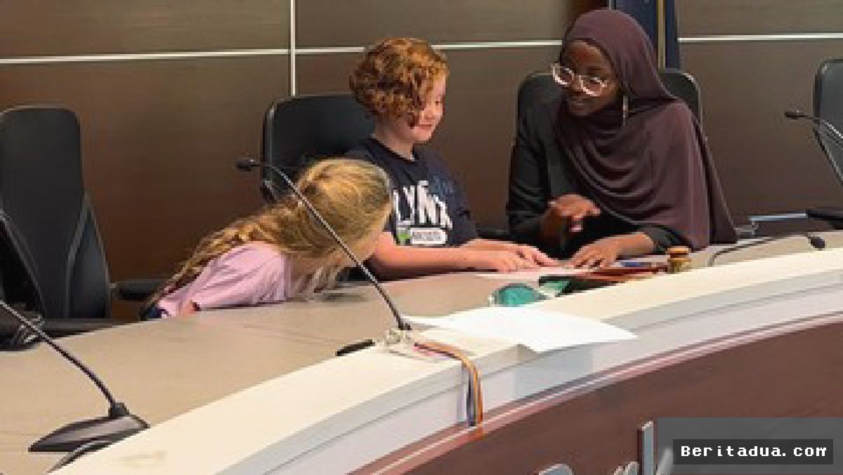 AS — Nadia Mohamed, Wali Kota Berjilbab Cetak Sejarah di Minnesota