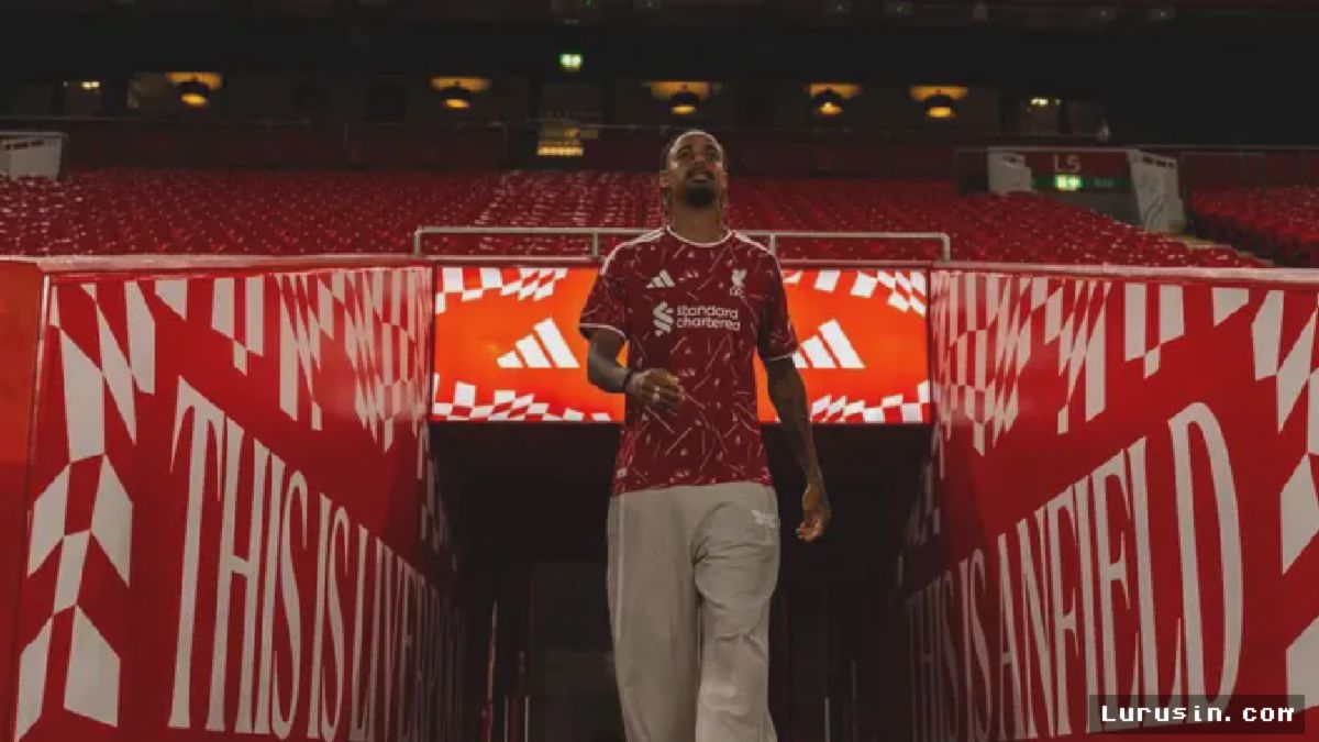 ANFIELD — Liverpool Resmi Datangkan Bradley Barcola dari PSG