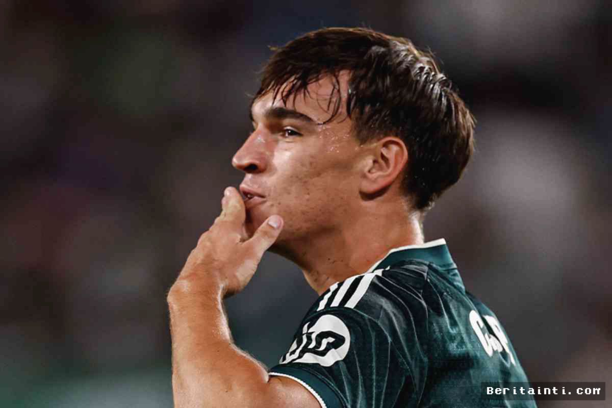 Real Madrid Taklukkan Elche 3-2 Lewat Gol Dramatis Carlos Espí